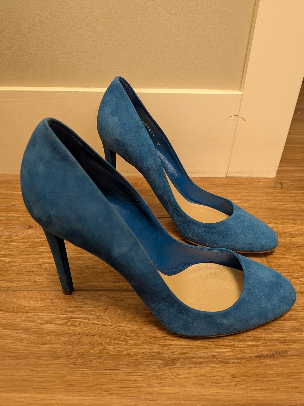 Dior Blue Suede Pointed-Toe Pumps - Picture 3 of 7